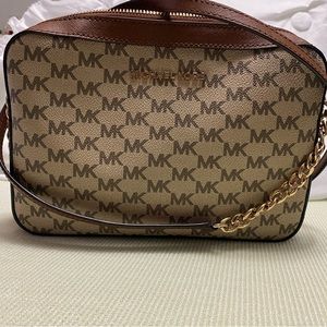 Michael Kors, Crossbody purse